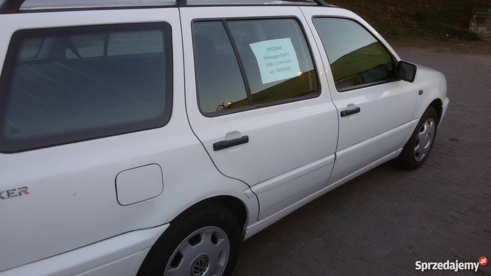 Sprzedam Volkswagen Golf 3 JOKER 16 101 radio / CD Golf Mrągowo