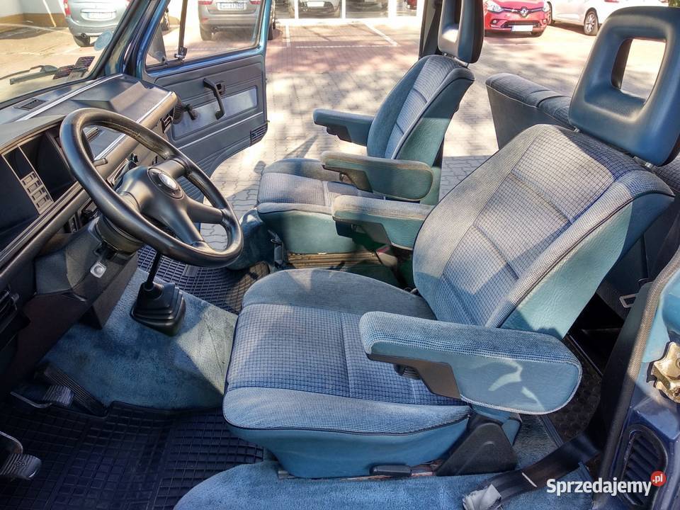 Volkswagen T3 Caravelle niebieskie wnętrze ośmiu Transporter łódzkie Łódź