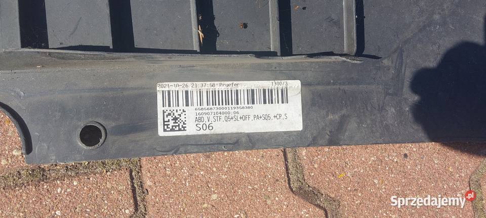 Osłona pasa górnego AUDI Q5 8R0807081A
