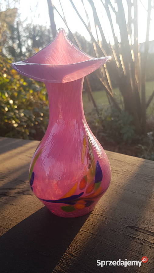 Kolorowy szklany wazon
