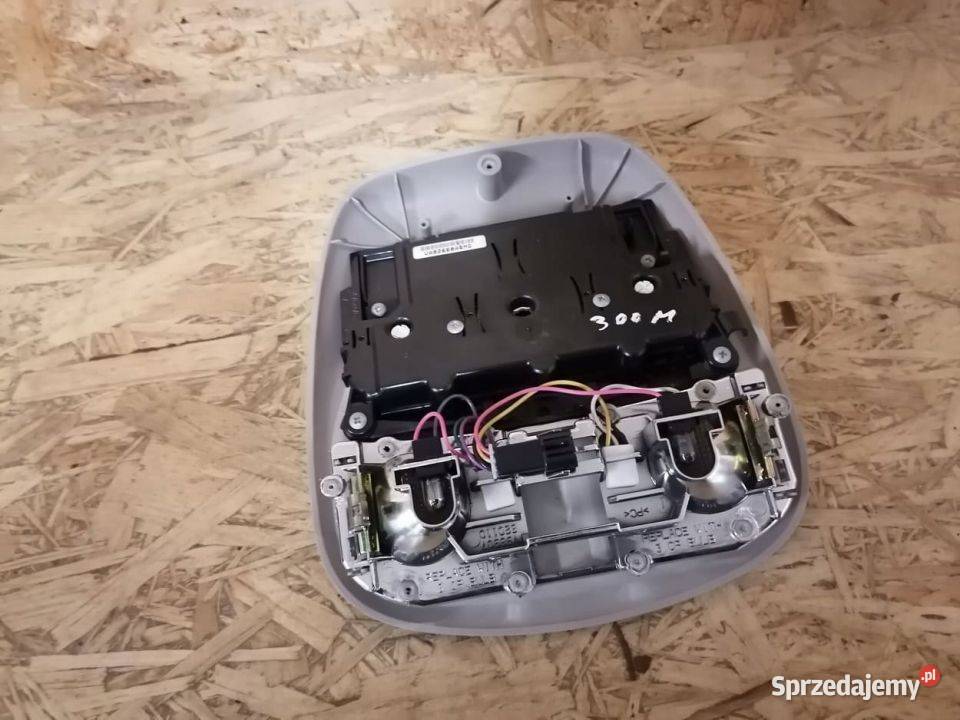 Oświetlenie Lampka Kabiny Chrysler 300M Pleszew