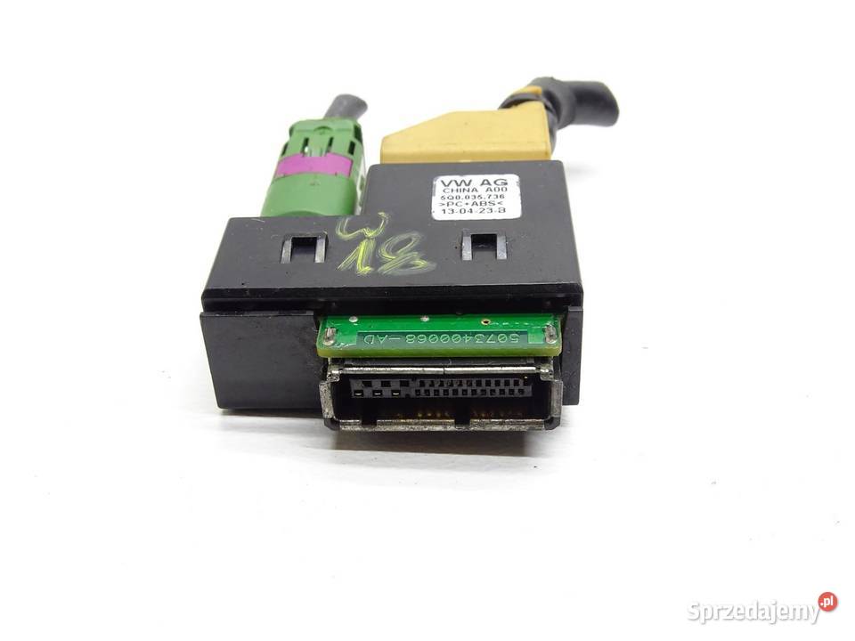 GNIAZDO PORT USB PANEL 5Q0035736 GOLF VII