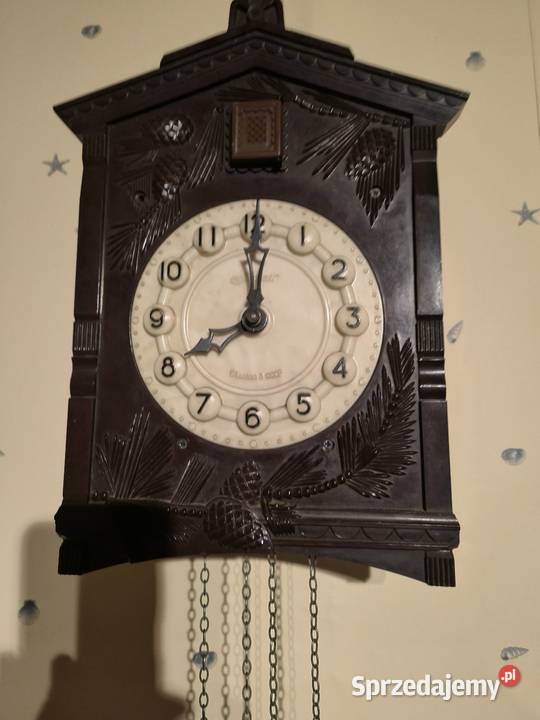 Zegary z epoki PRLu ścienny