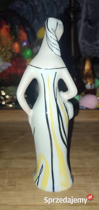 Kobieta z koszem Grzybiarka Ćmielów Warszawa sprzedam