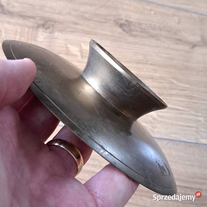 Dekoracyjna patera mosiężna z motywem kwiatowym Domaszczyn