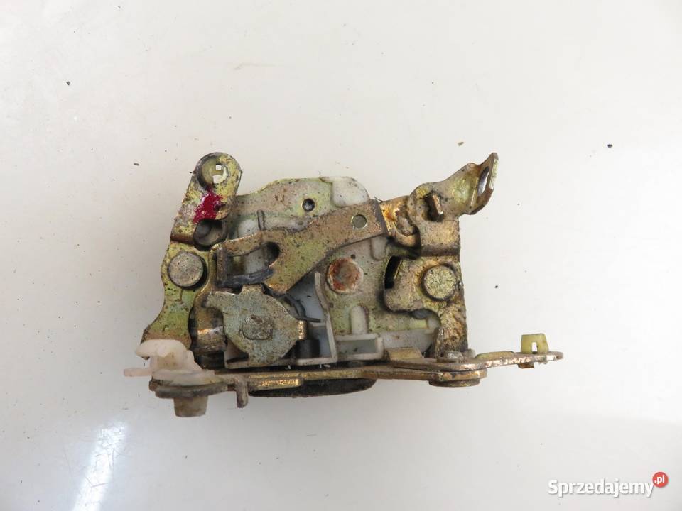 ZAMEK PRAWY PRZEDNI NISSAN PATROL III