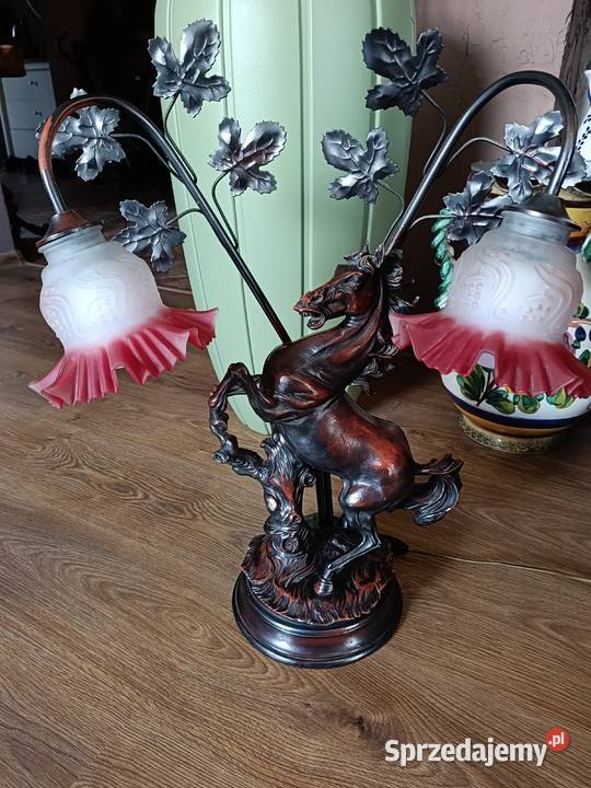 Lampa stołowa z figurą konia kujawsko-pomorskie Lipno