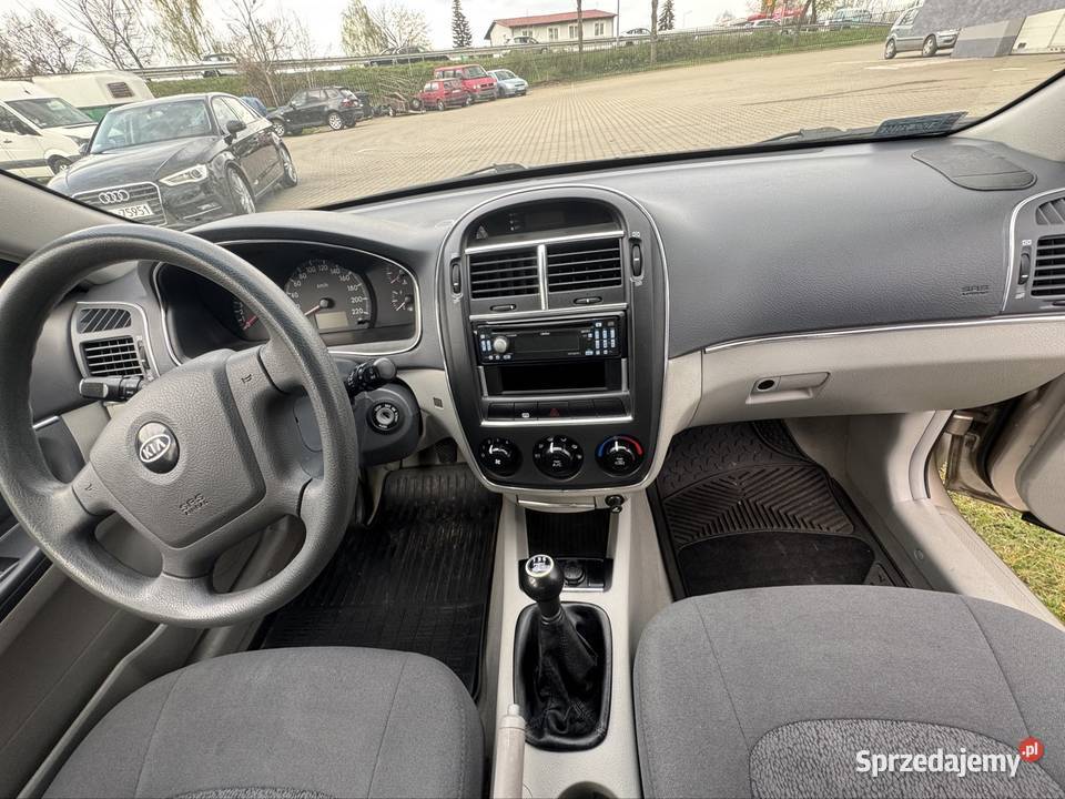 Kia cerato 16 benzyna klimatyzacja sprawne niski sprzedam