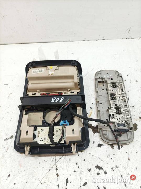 LAMPKA PODSUFITKI 1K0868837G Skoda Superb II