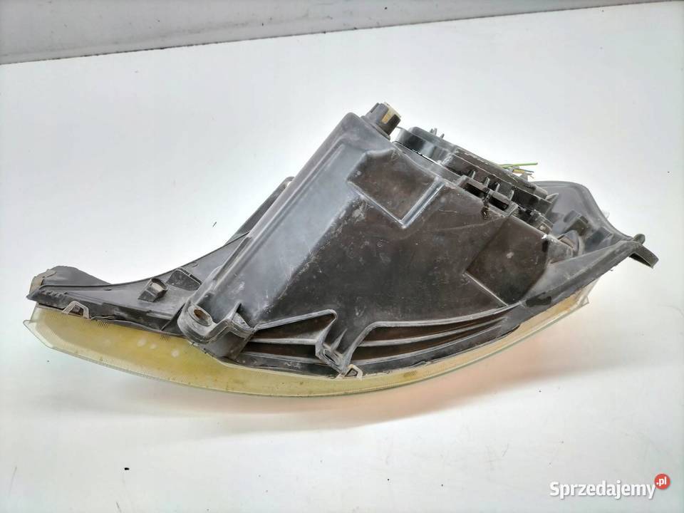 LAMPA PRZÓD PRAWA EUROPA 9647214180 Citroen C3 I osobowe świętokrzyskie sprzedam