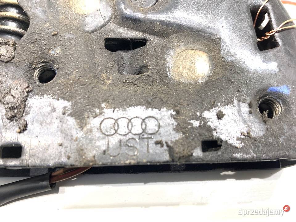 ZAMEK MASKI LEWY AUDI A7 4G Hatchback 1018