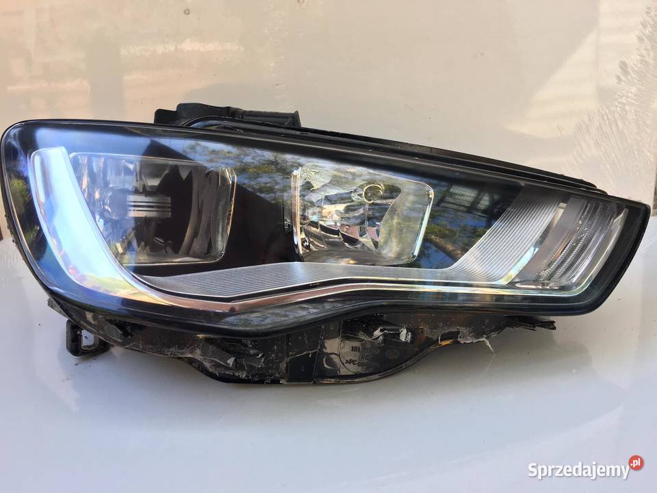 AUDI A3 8V PRAWA LAMPA PRZÓD ZWYKŁA