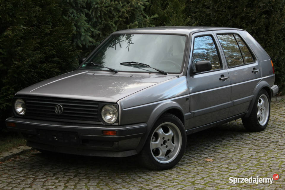 Volkswagen Golf Benzyna 5 drzwi Oldtimer 1988 II 1600cm3 Lubań