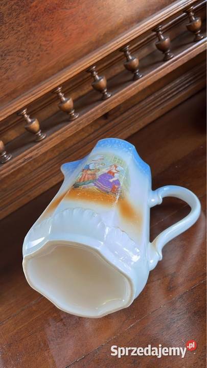 Dzbanek z motywem dziewczynek w medaionie Bez Gdańsk