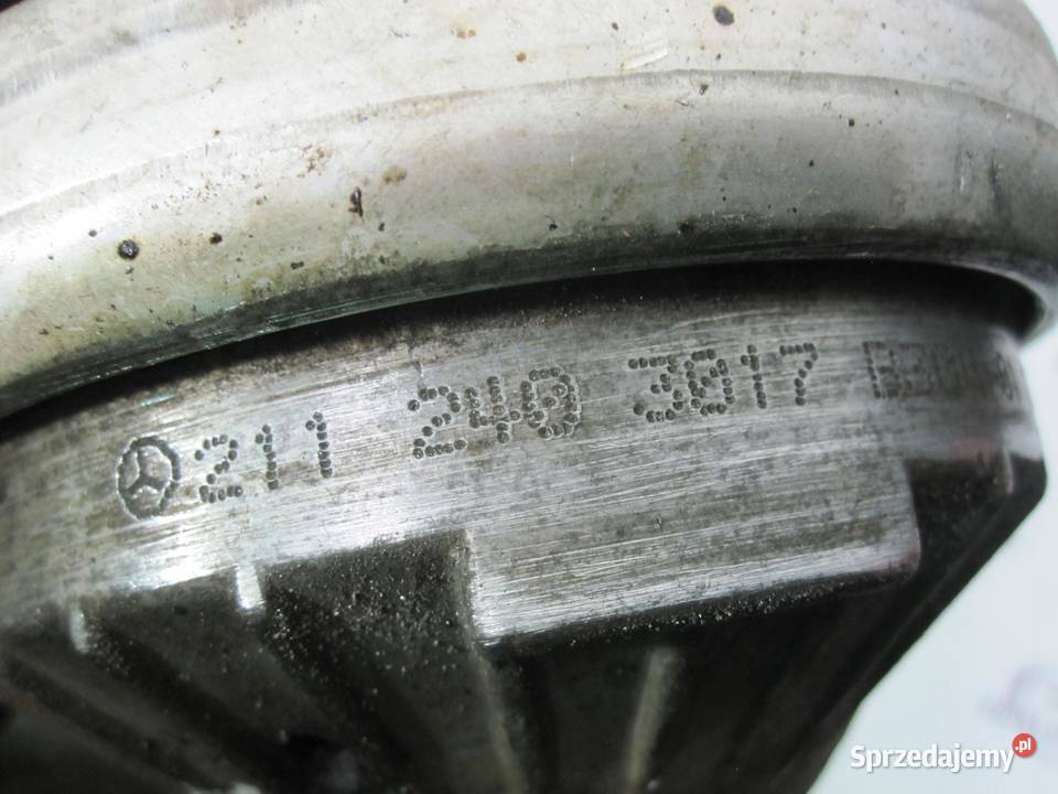 MERCEDES E 30 CDI 06r poduszka silnika