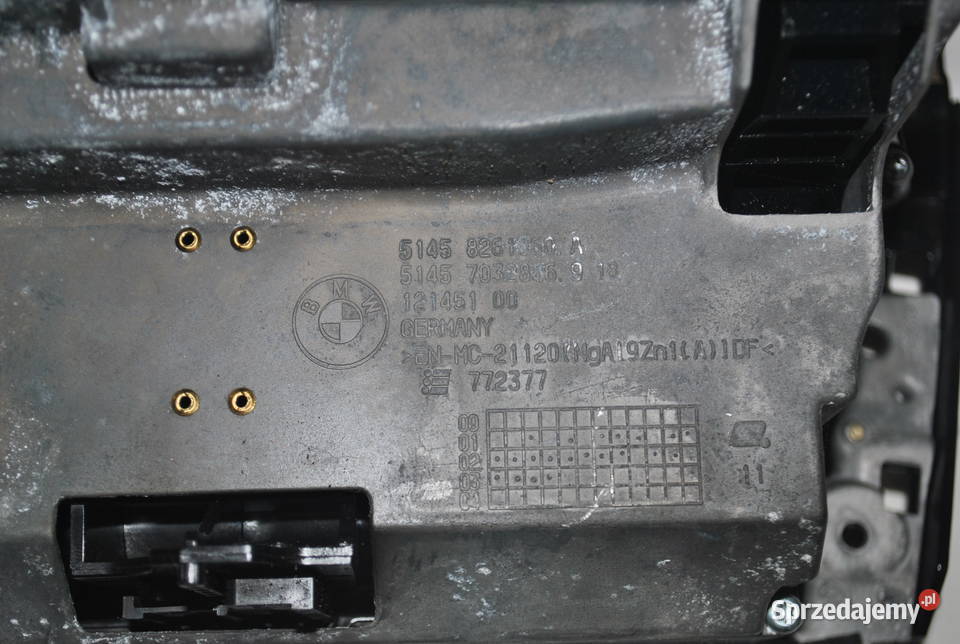 Konsola centralna BMW E65 E66 E67 osobowe Poręba