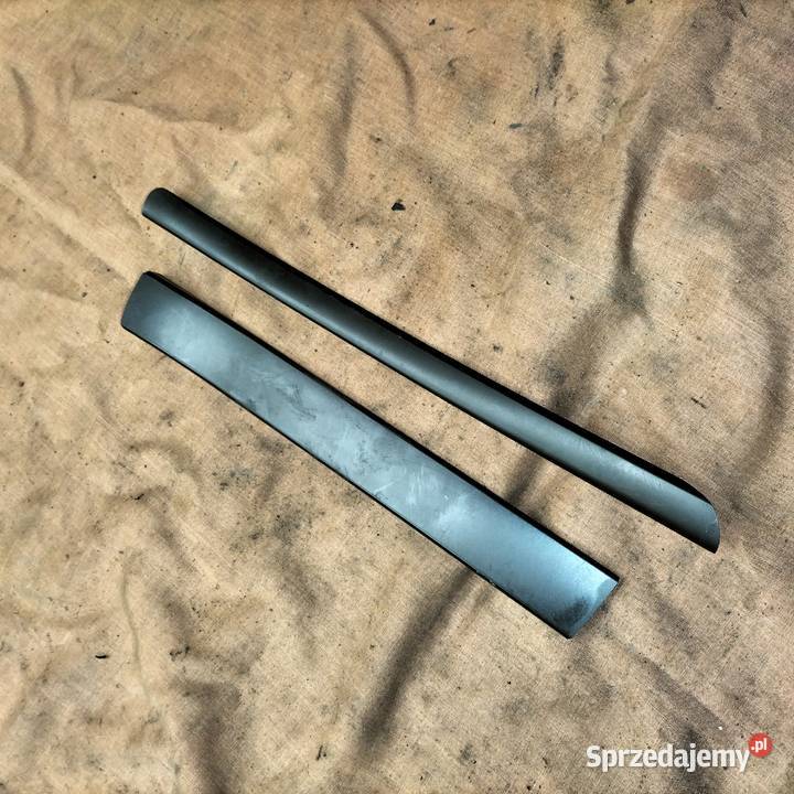 Listwy pionowe osłaniające rolety szyby drzwi Poręba