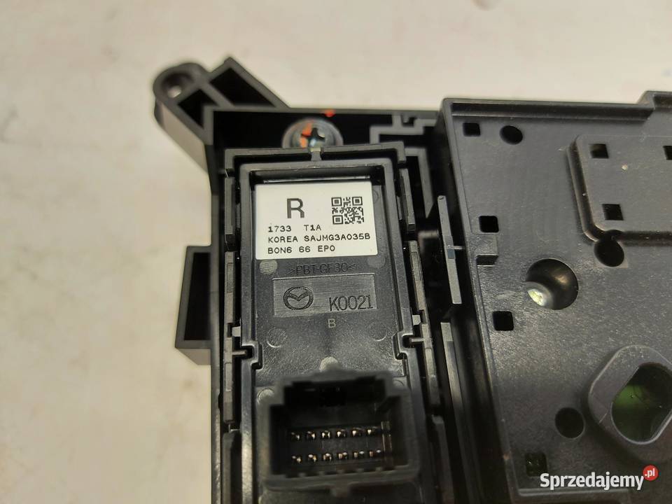 Mazda CX60 2023 panel sterowania radia nawigacji