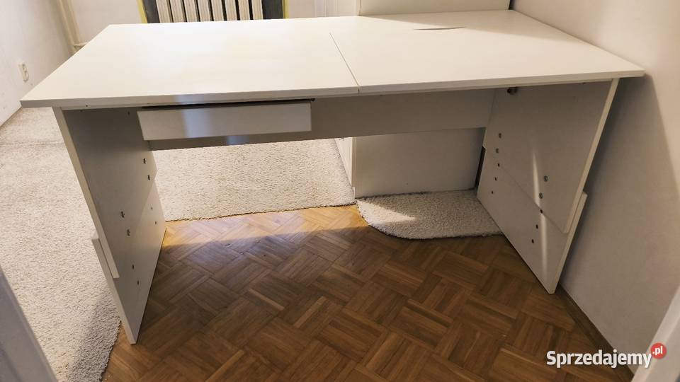 Komplet mebli dziecięcych firmy MEBLIK w stanie