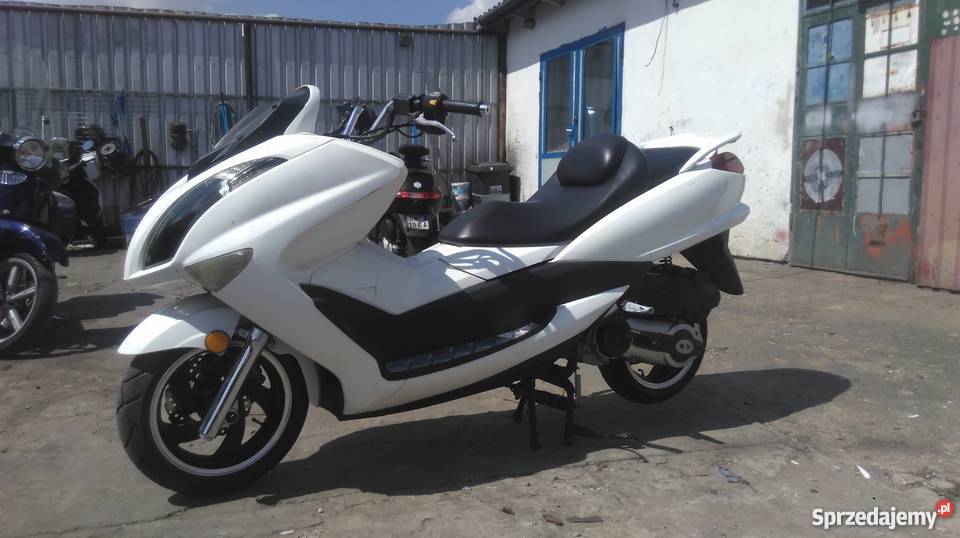 Skuter maxi 150 przebieg 800 yamaha piaggio