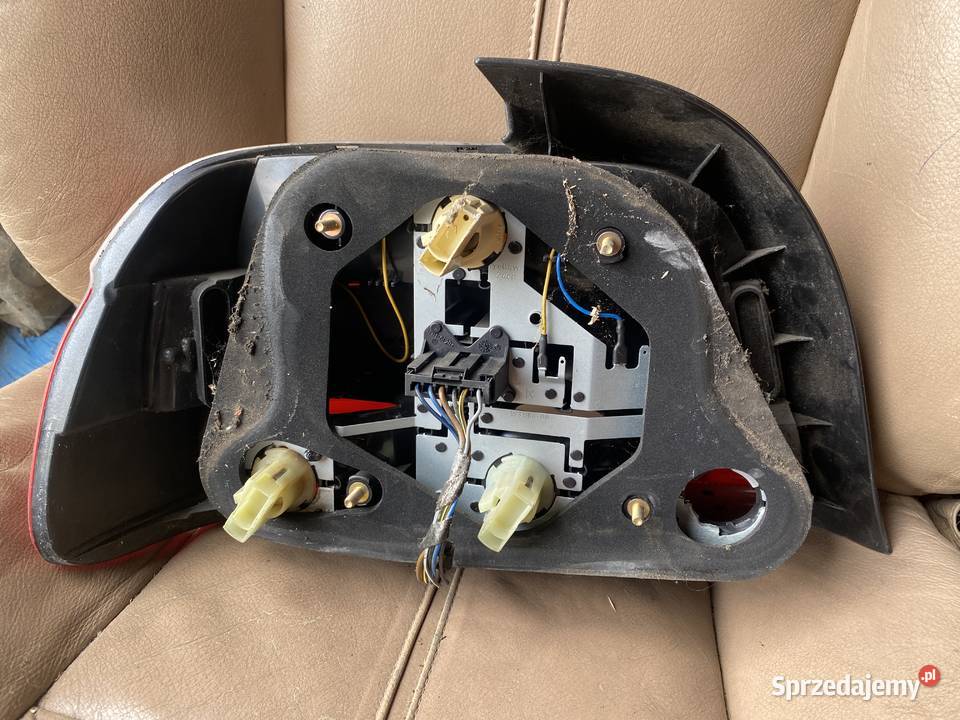 Lampa prawy tył BMW E39 sedan 8 Piaseczno sprzedam