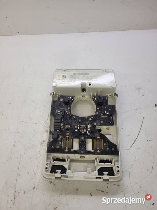 LAMPKA OŚWIETLENIE KABINY AUDI A4 A5 8T0947135BF Oświetlenie kabiny Przystajń