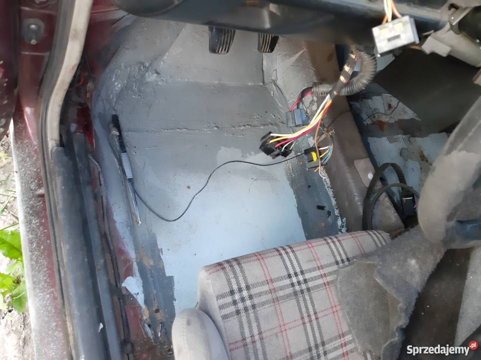 Opel kadett drzwi fotele i inne części blacharskie Skarżysko-Kamienna