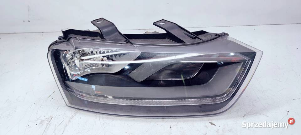 REFLEKTOR PRAWY ZWYKŁY AUDI Q3 8U 8U0941004N UK Przystajń