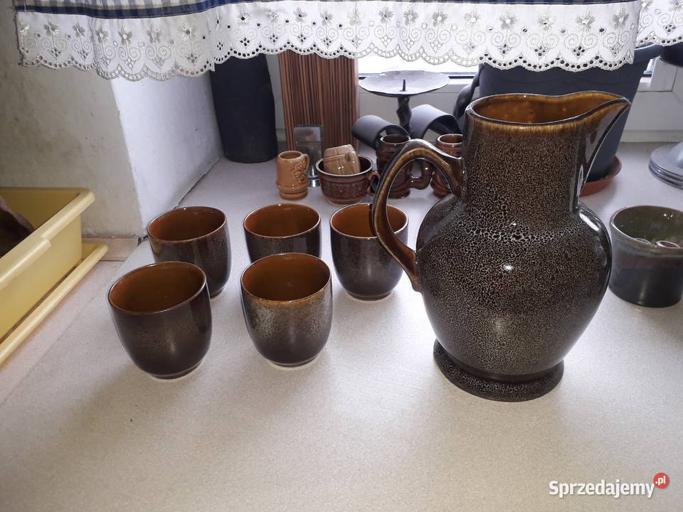 Zestaw ceramiki dzbany i kubki