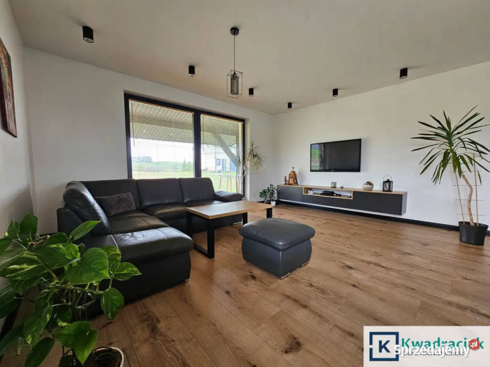 Dom wolnostojący 983m2 Besko sprzedam