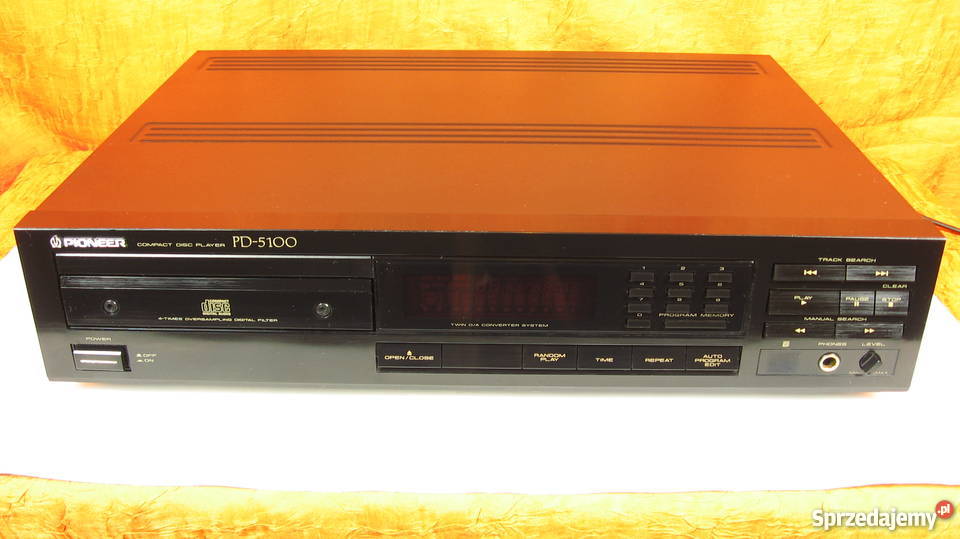 Vintage cd player PIONEER PD5100 amplituner