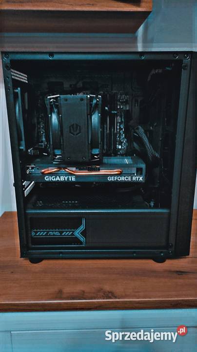Zestaw Komputer klawiatura mech Mysz 1000 sprzedam