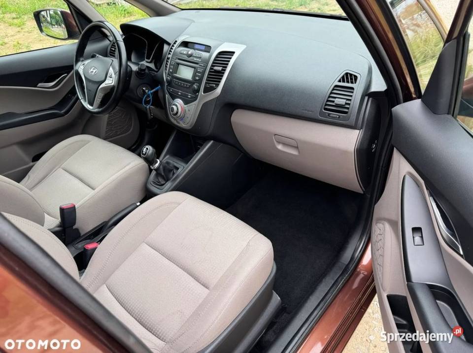 Hyundai ix20 14 iX 20 benzyna jasne wnętrze Silniczka