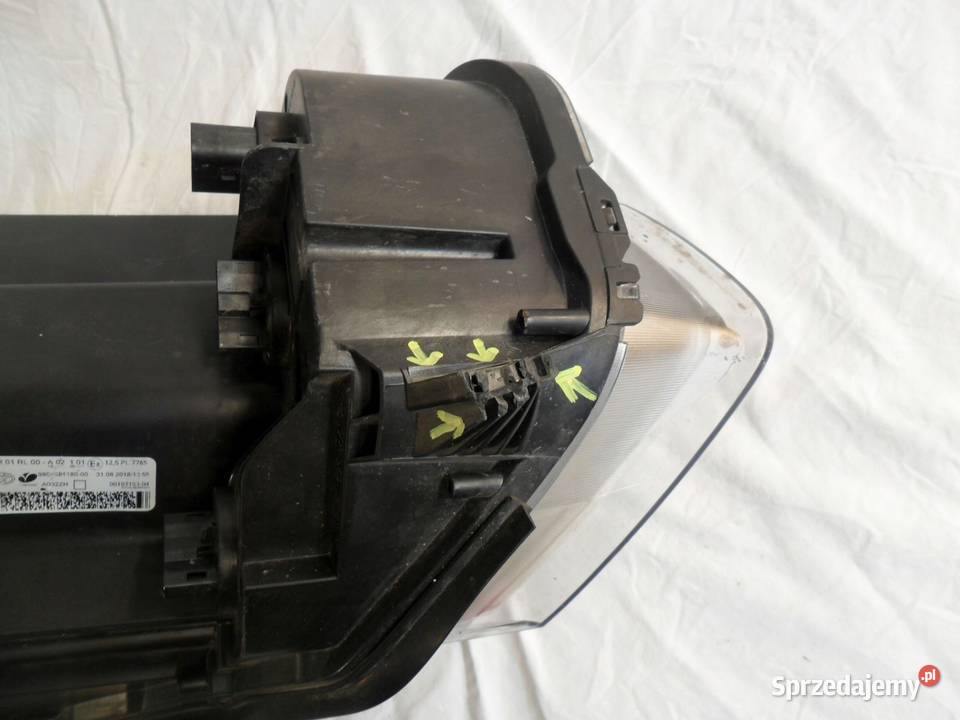 Toyota proace II 2reflektor xenon prawy lampa Nowy Tomyśl