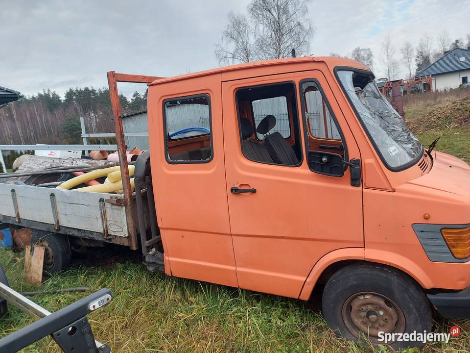 Mercedes 208 D nieuszkodzony Dąbrowa Górnicza