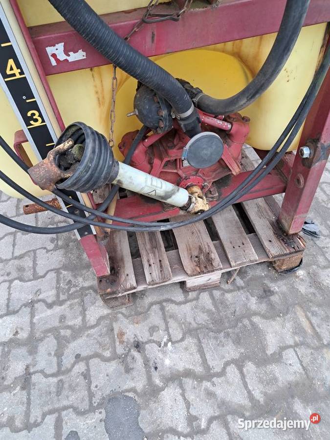 Opryskiwacz Hardi 800 litrów 12 metrów Zawieszane Piecewo sprzedam
