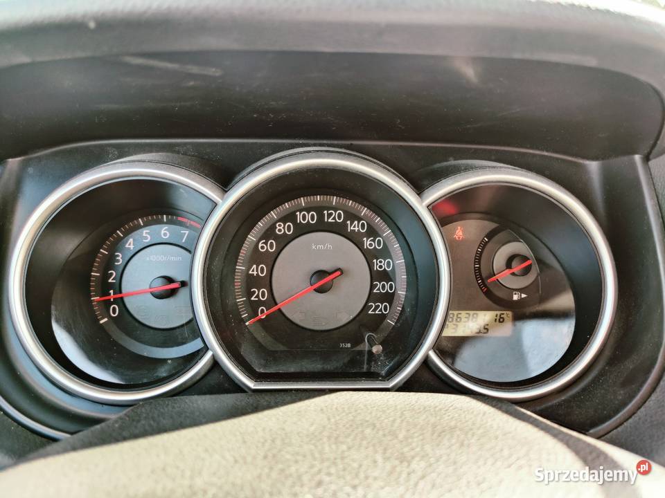 Nissan Tiida 18 benz centralny zamek śląskie Gliwice sprzedam