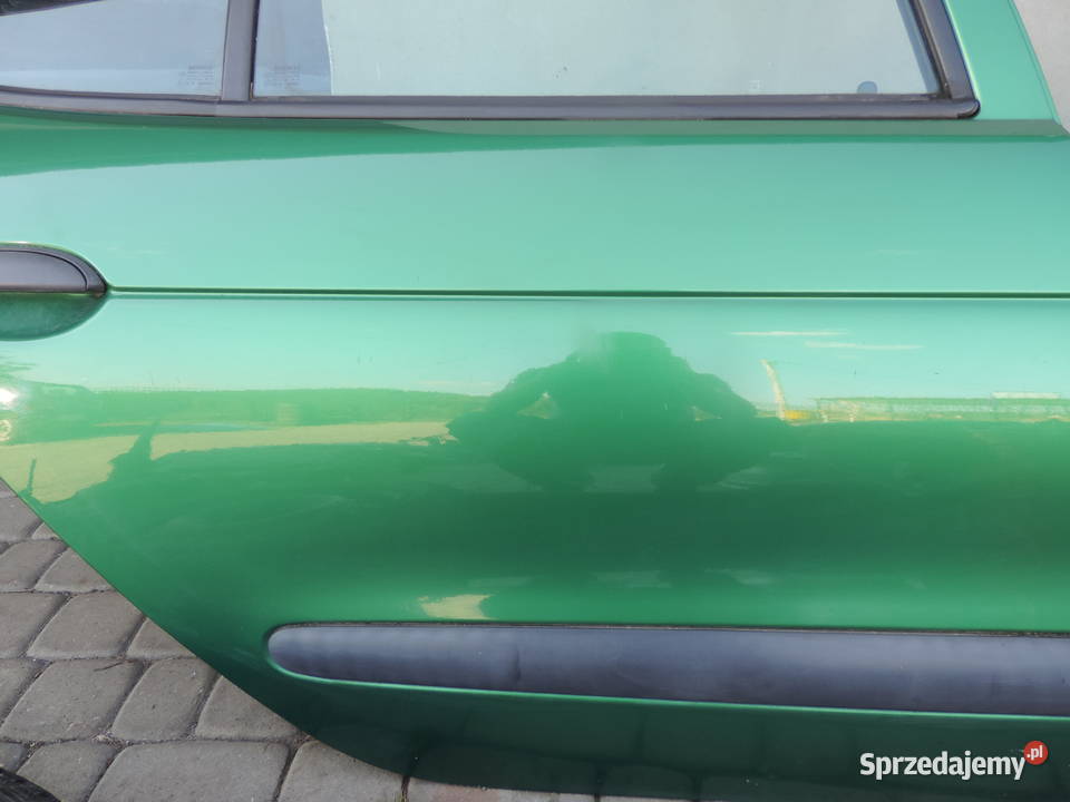 DRZWI PRAWY TYŁ RENAULT MEGANE 1 FL HB części blacharskie małopolskie Nowy Sącz