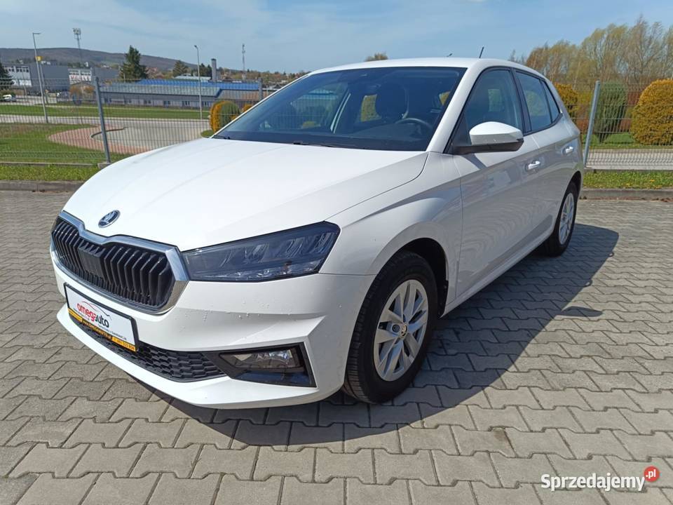 Skoda Fabia III FL 10 MPI 75 Rok produkcji 2012 podkarpackie