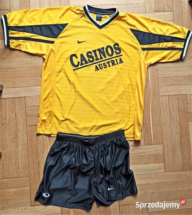 Bluza i spodenki sportowe firmy NIKE Wrocław