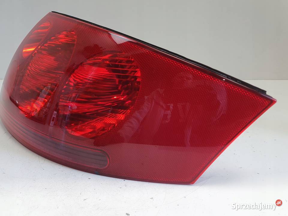 LAMPA PRAWA Audi TT 8N TYLNA prawy tył pasażera Rudka