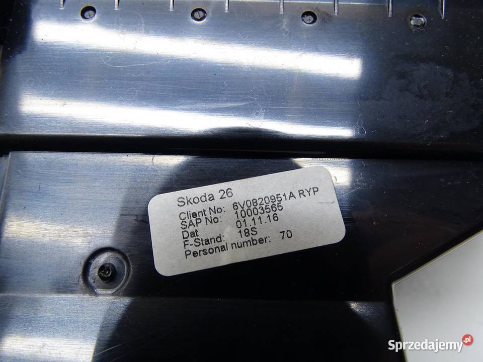 KRATKA NAWIEWU DESKI ŚRODKOWA 6V0820951A SKODA osobowe