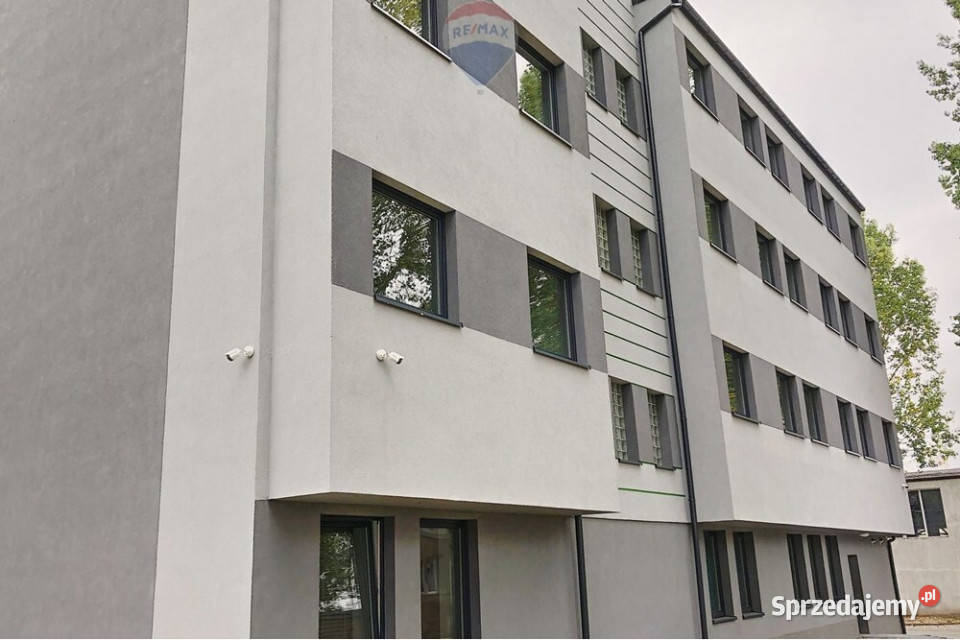 Budynek komercyjny działający hotel pracowniczy