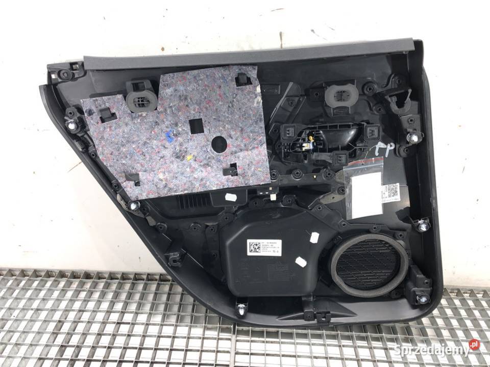 BOCZEK DRZWI PRAWY TYŁ CITROEN C4 III Hatchback osobowe