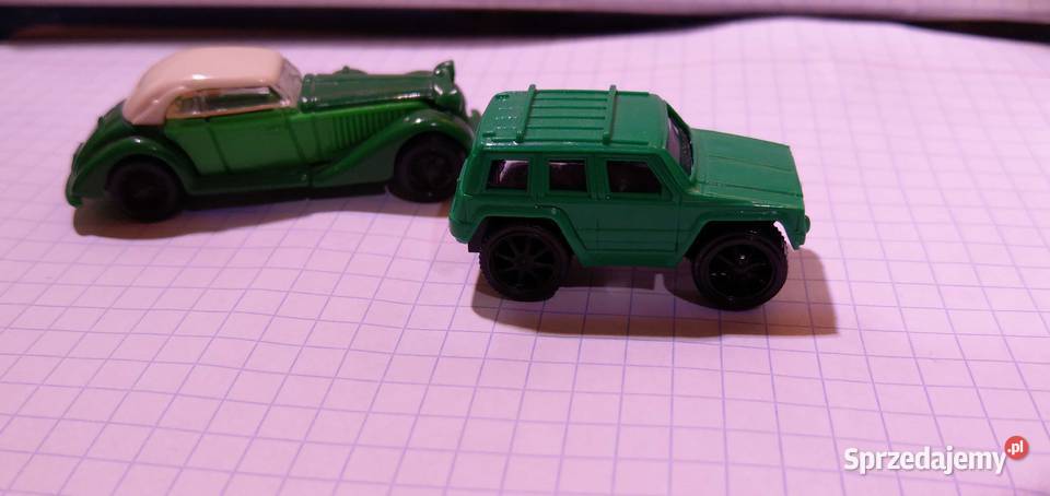 Dwa samochodziki zielone ruchome koła 1993 PRL Modelarstwo Warszawa