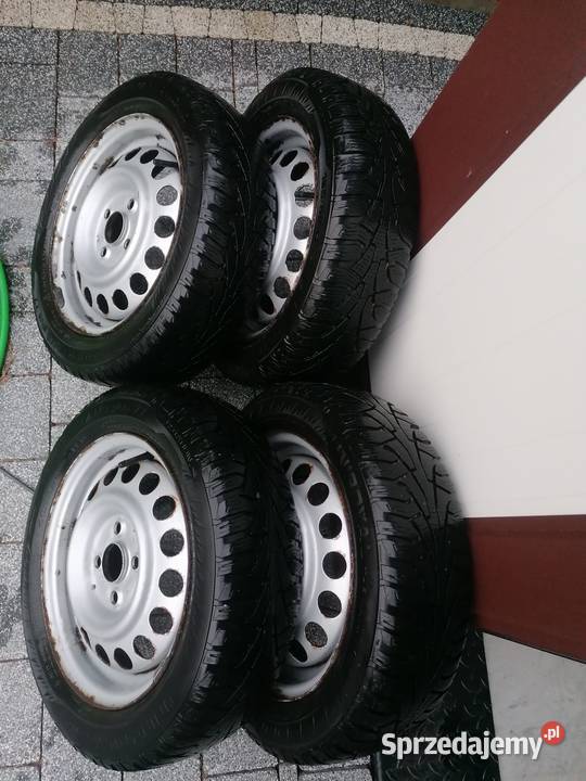 Sprzedam Opel Agila 10 60 Rok produkcji 2007 Agila Wiśniowa sprzedam