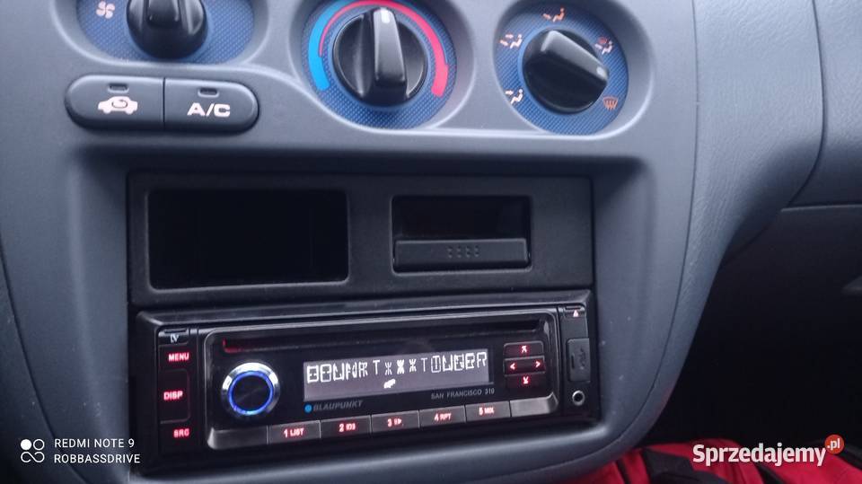 Radio samochodowe BLAUPUNKT CDR CDRW USB SDHCSD Odtwarzacze CD i MD