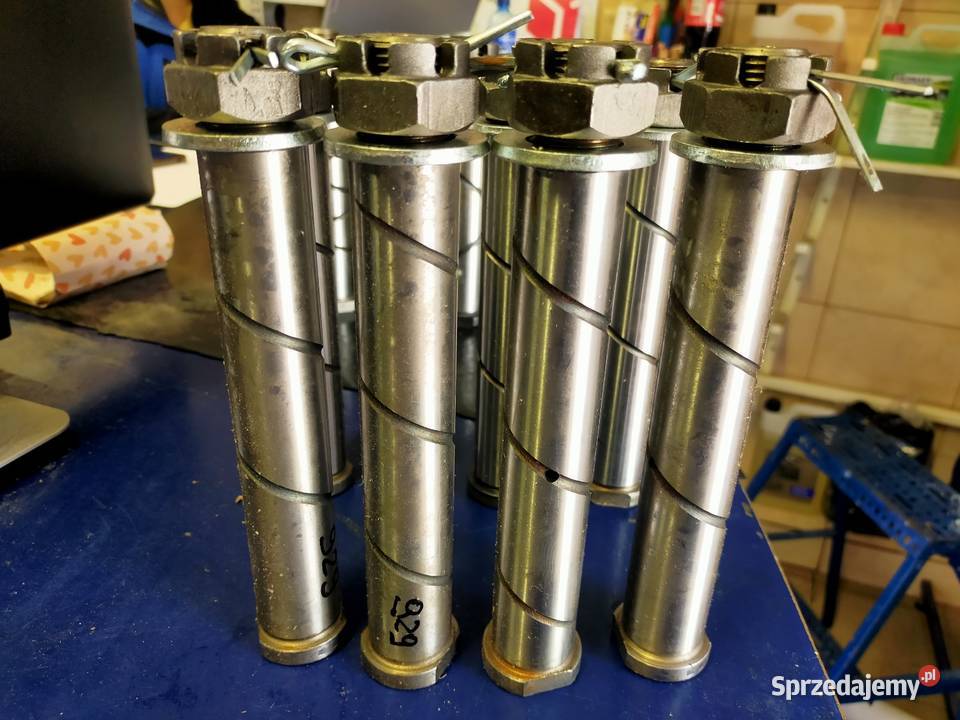 Sworzeń dyszla M24x3Fi30x160200łeb fi37 Brzozówka