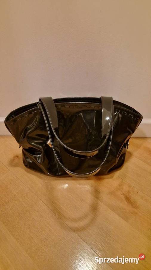 Czarna TOREBKA marki FURLA lakier połysk średnia Lublin