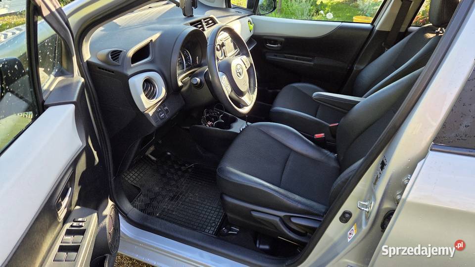 Toyota Yaris Hybryda Automat 52 przebiegu pomorskie Gdańsk sprzedam